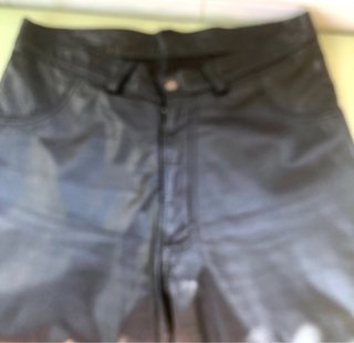 Pantalón de cuero argentino negro