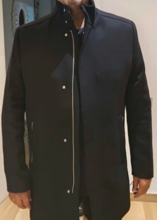 Abrigo de paño negro talla 52