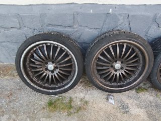 Llantas con neumáticos