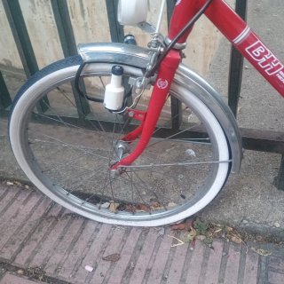 Bicicleta BH Retro Roja (a reparar ruedas)