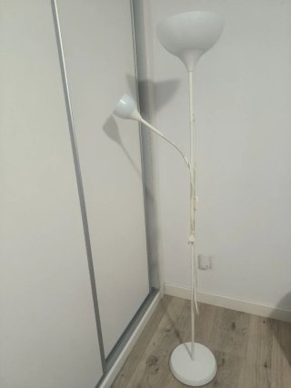 Lámpara de pie moderna blanca