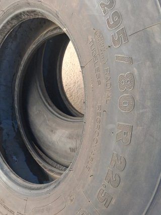 Neumáticos 295/80 R 22.5