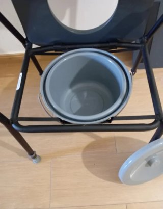 Silla WC con reposabrazos