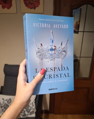 La reina roja y La espada de cristal