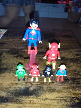 Figuras Kinder Sorpresa DC Comics