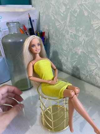 Barbie 2000 con vestito giallo