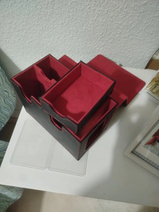 Caja de almacenamiento para cartas deckbox