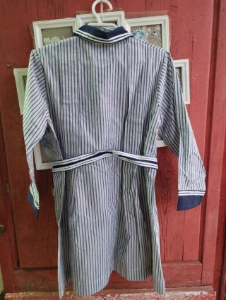Bata de colegio rayada