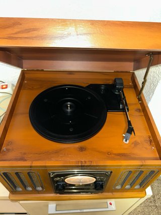 Tocadiscos Madera Retro con CD, USB, Radio