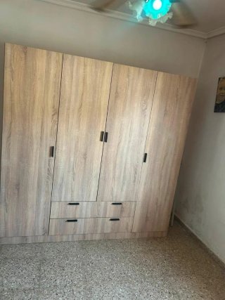 Armario blanco 4 puertas y 2 cajones