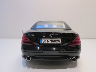 1/18 Mercedes SL500 (R230) 2001 Motormax MODIFICAD