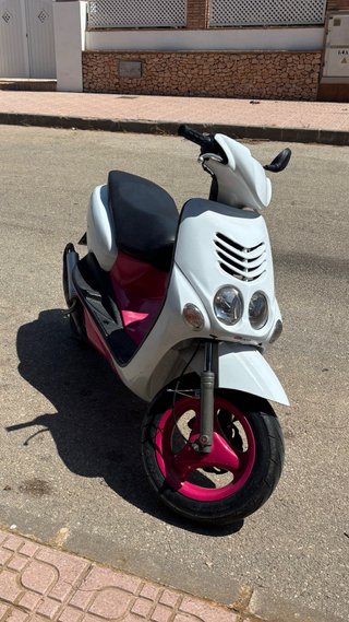 Yamaha Neos Scooter