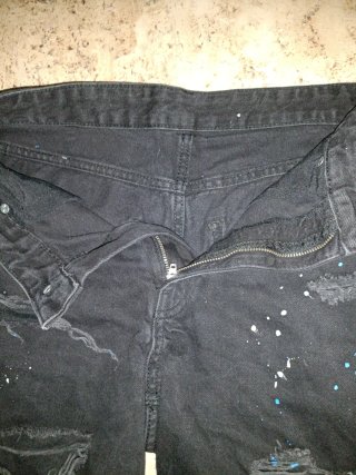 Pantalón corto negro con pintura