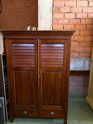 Mueble de salón de madera