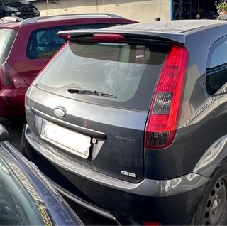 Portón Maletero Ford Fiesta ST con alerón
