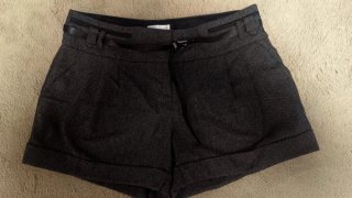 Pantalón corto vestir juvenil con cinturón