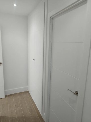 Carpintero montaje de puertas