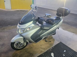 Suzuki Burgman 400