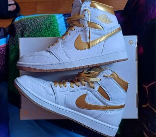 Nike Air Jordan 1 Oro Taglia 43