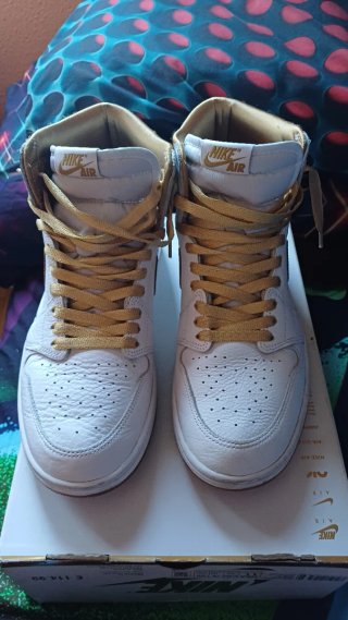 Nike Air Jordan 1 Oro Taglia 43