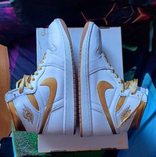 Nike Air Jordan 1 Oro Taglia 43