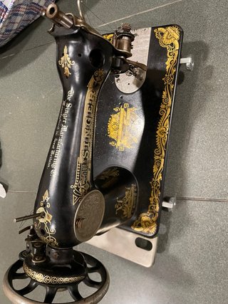 Máquina de coser Singer antigua