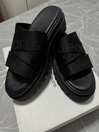 Sandalias Calvin Klein Negras Plataforma