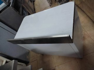Mesa de trabajo acero inoxidable con puertas