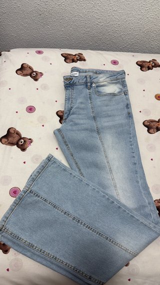 Pantalón vaquero flare azul