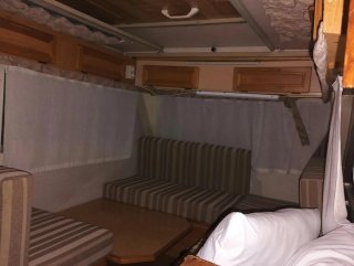 Caravana Rapido Club , con techo elevable.