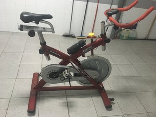 Bicicleta Estática BH Fitness SB2