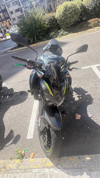 Kawasaki Z900 Negra