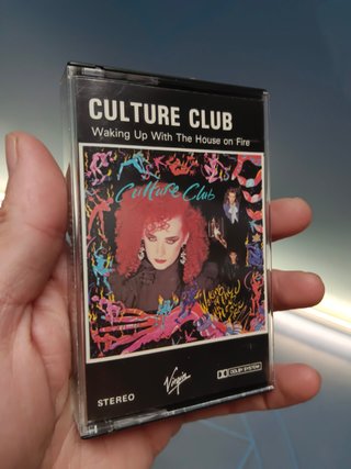 Cinta de casete: Culture Club - Waking Up With The House on Fire. Virgin, Capitol.