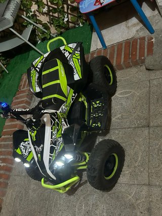 Quad infantil verde y blanco