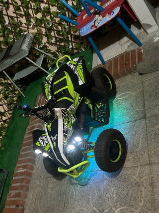 Quad infantil verde y blanco