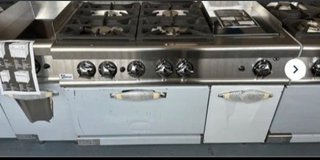 Cocina industrial 4 fuegos con horno y plancha