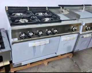 Cocina industrial 4 fuegos con horno y plancha