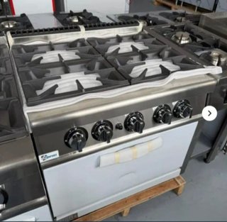 Cocina industrial 4 fuegos con horno