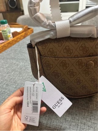 Bolso Guess Beige