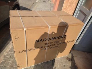 Congelador industrial con puerta de cristal