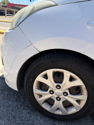 Hyundai i10 essence 66cv - 105.000 km