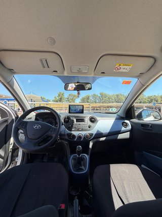 Hyundai i10 essence 66cv - 105.000 km