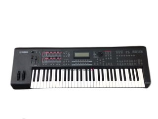 piano yamaha mox 6