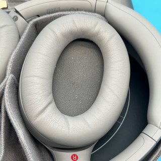 - Sony WH1000XM4 auriculares inalámbricos