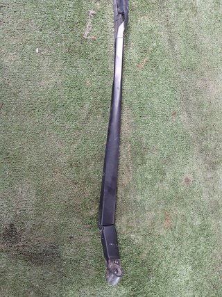 BRAZO LIMPIA DELANTERO DERECHO Toyota Verso (AUR2/ZGR2)(2009->)