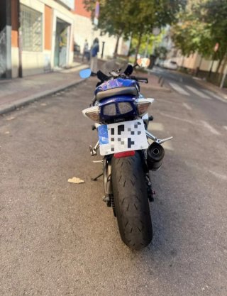Suzuki GSX-R Azul y Blanco