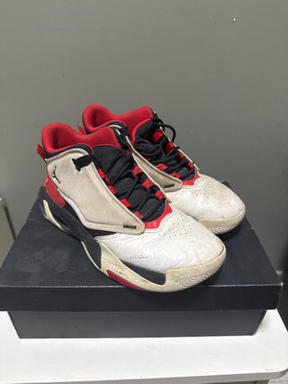 Zapatillas Jordan Max Aura 4 Blanco/Rojo/Negro