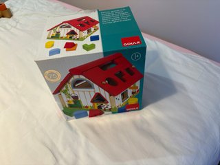 Casita de madera para aprender figuras