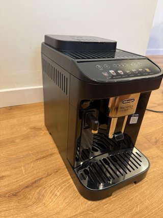 Macchina da caffè Delonghi Magnifica Evo nera