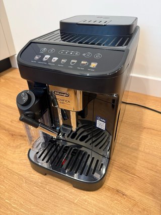 Macchina da caffè Delonghi Magnifica Evo nera